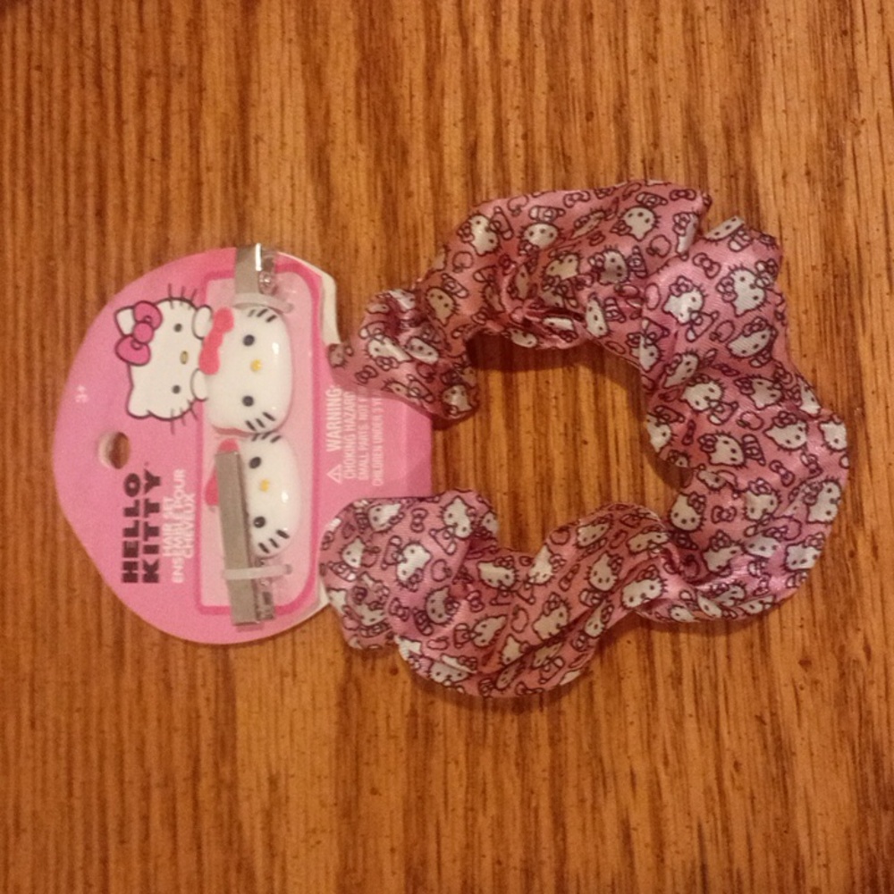 (Free With Purchase) Hello Kitty Hair Accessories Set